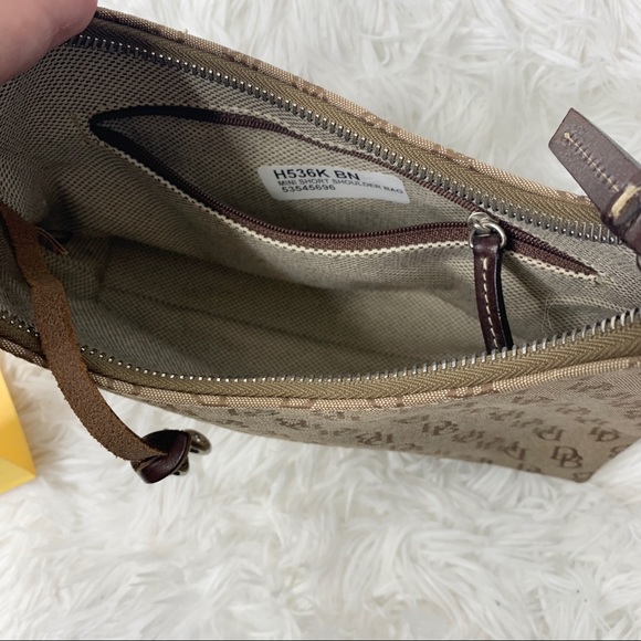 Dooney & Bourke mini short shoulder bag - Picture 5 of 10
